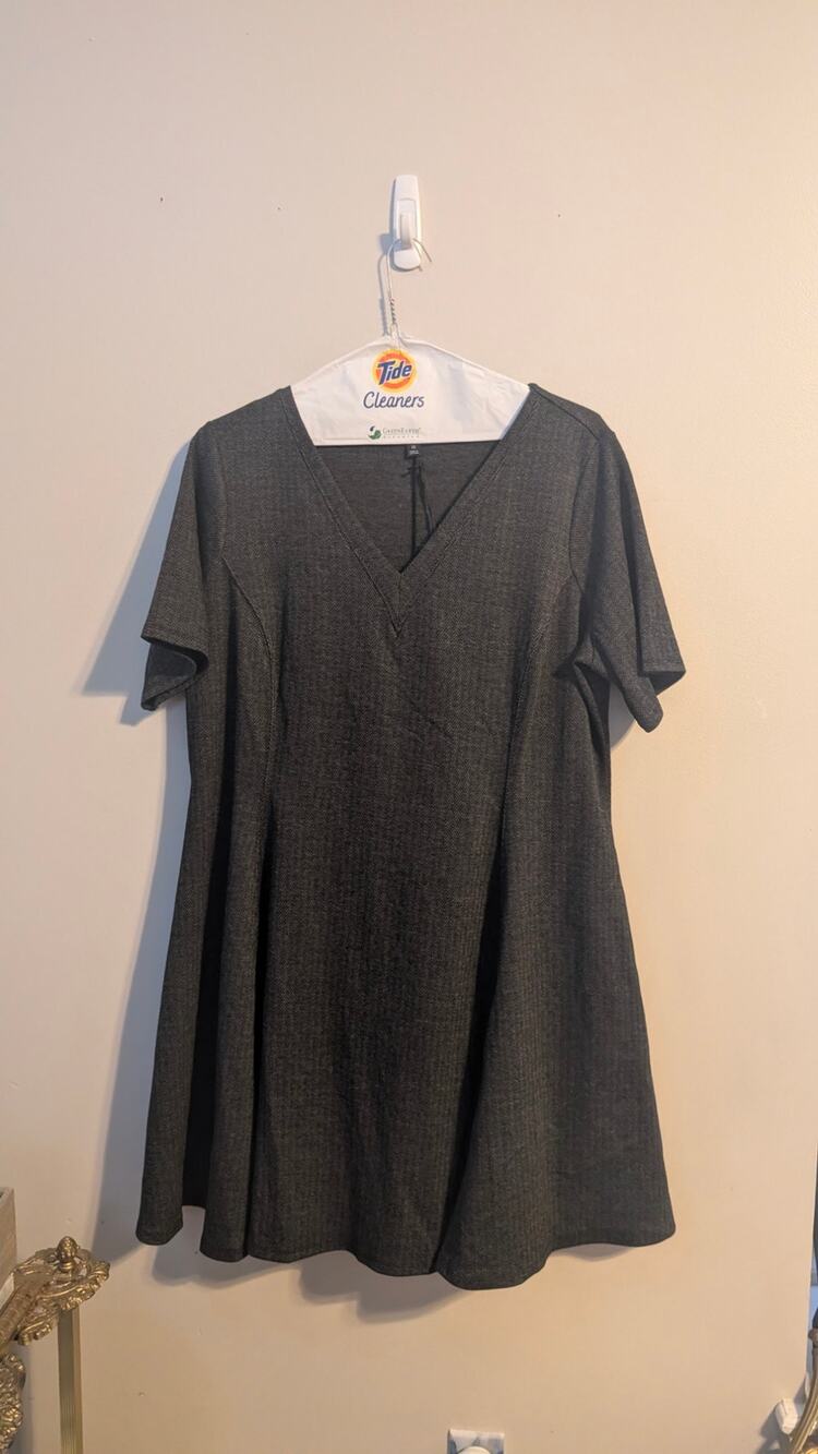 Simply Vera Vera Wang Gray Flared Tunic – NWT Size 1X